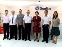 南山區政府常委、副區長羅敏一行蒞臨長亮指導工作